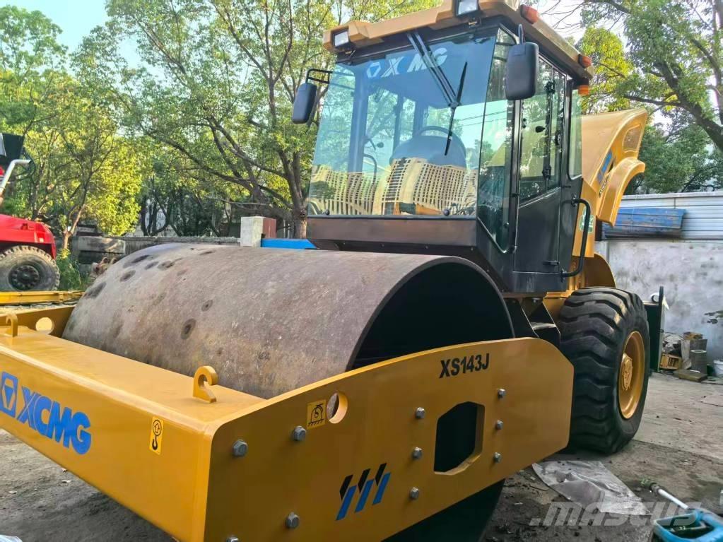 XCMG 142J 单轮压路机