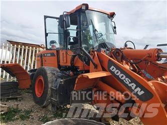 Doosan DL 300-3 轮式装载机