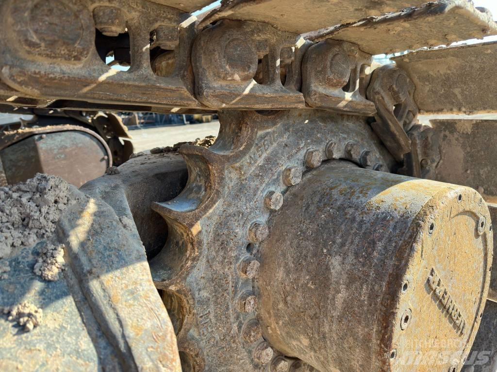 Liebherr R934B S-HD 组装挖掘机