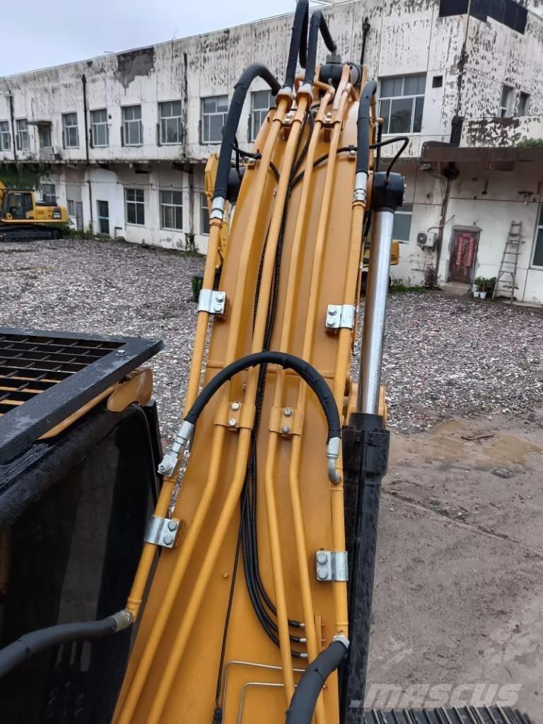 CAT 324 D L 履带挖掘机
