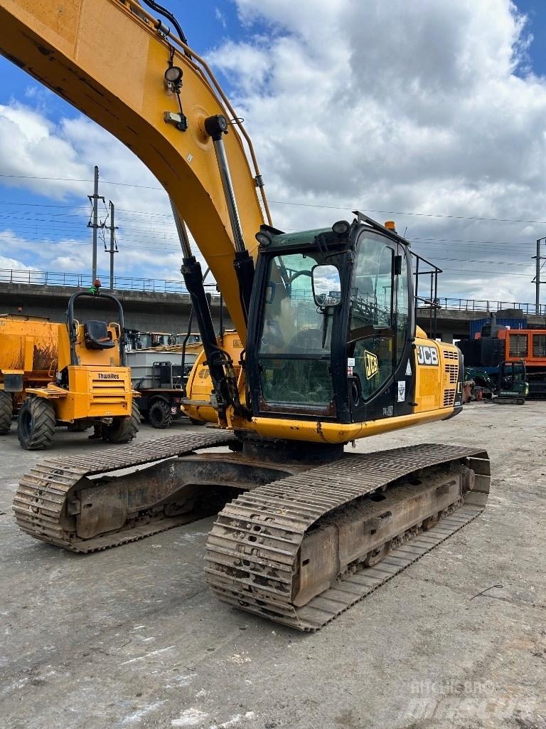JCB JS 220 LC 履带挖掘机