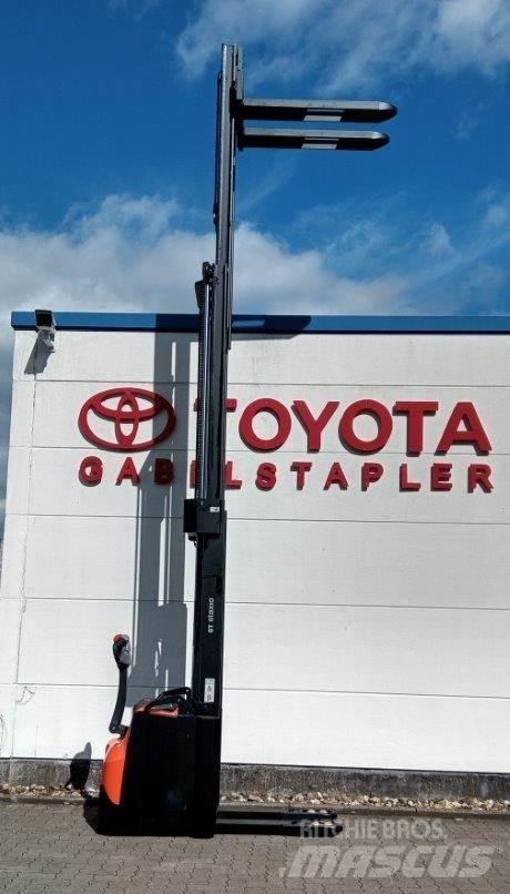 Toyota BT SWE145L 手推堆垛车