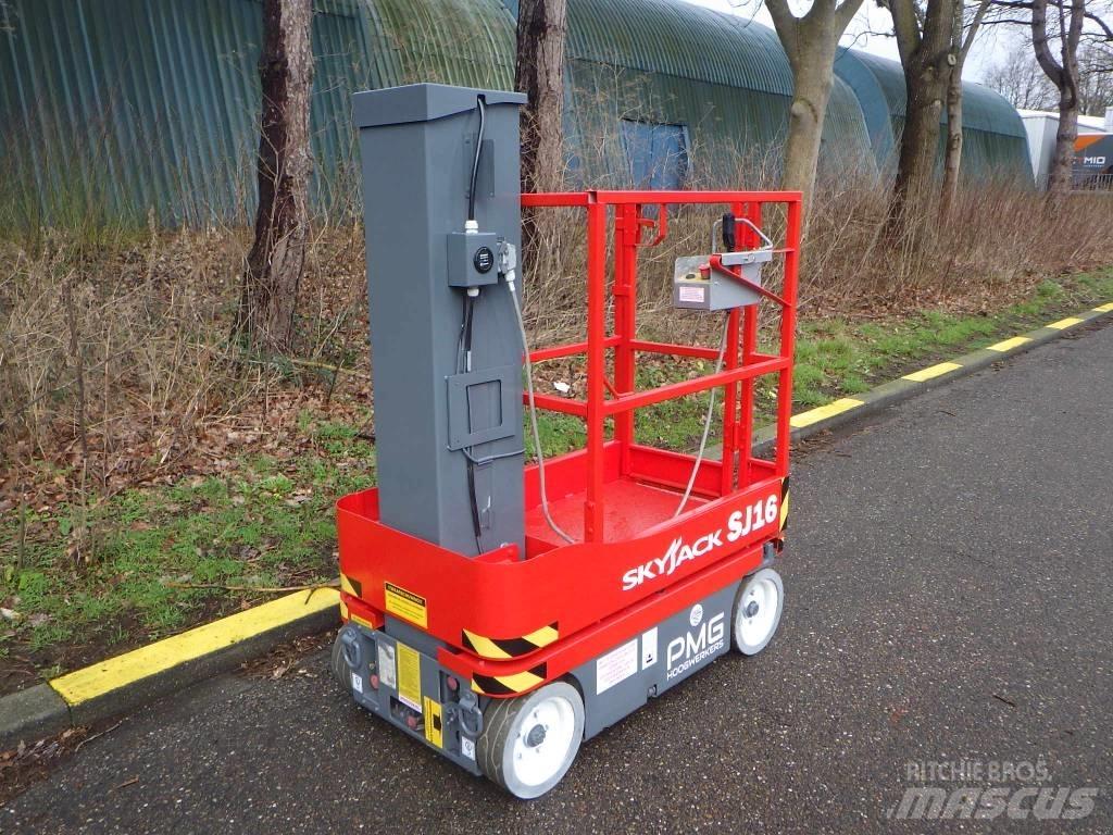 SkyJack SJ16 客货电梯