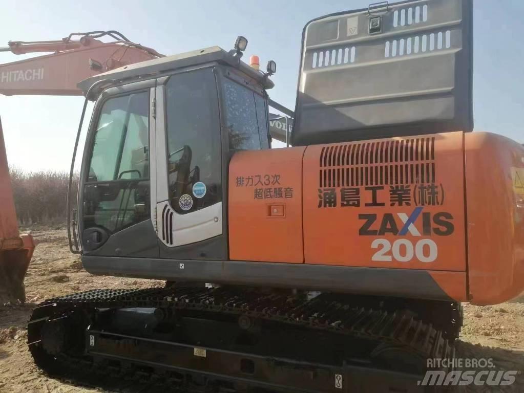 Hitachi ZX 200 履带挖掘机