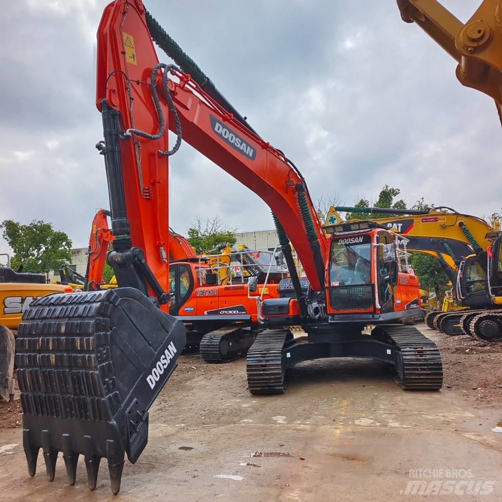 Doosan DX 300 LC 履带挖掘机