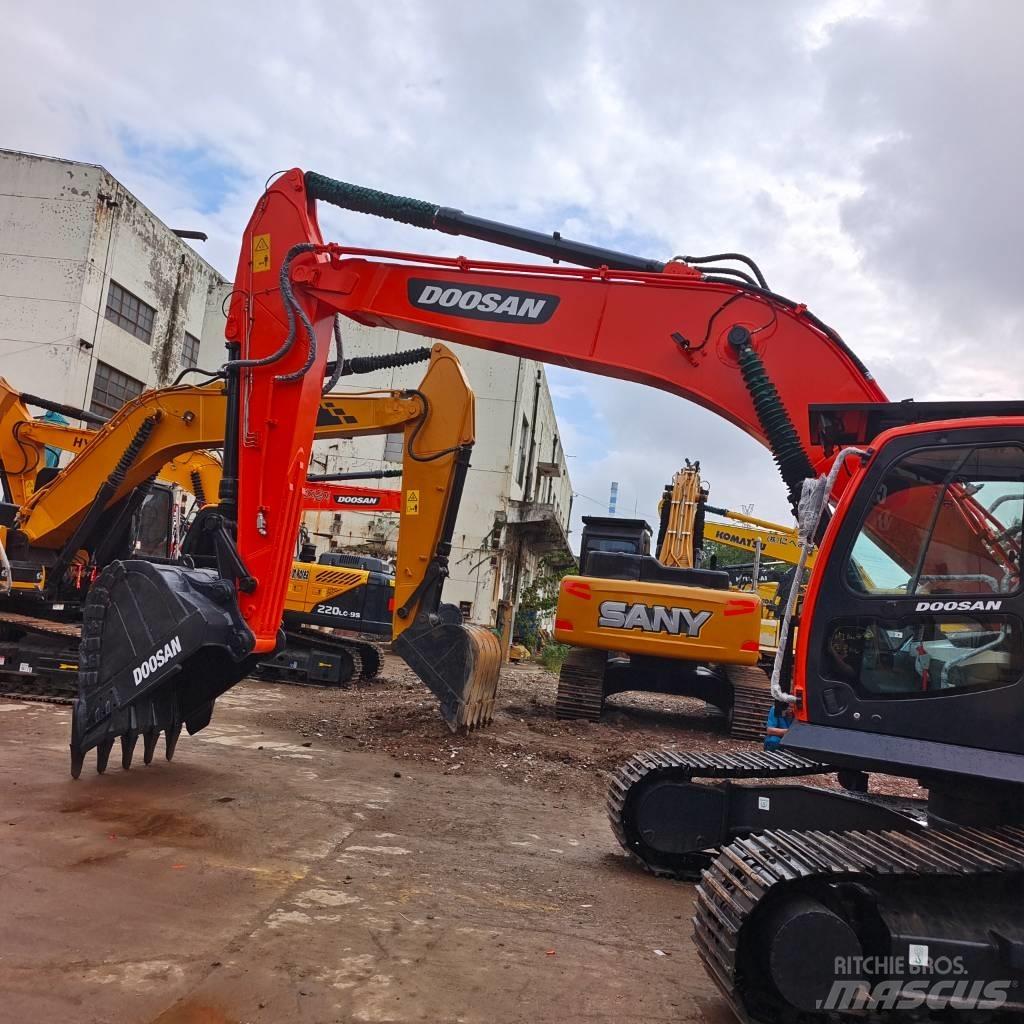 Doosan DX 300 LC 履带挖掘机