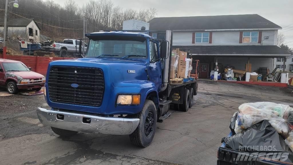Ford F9000 平板栏板货车