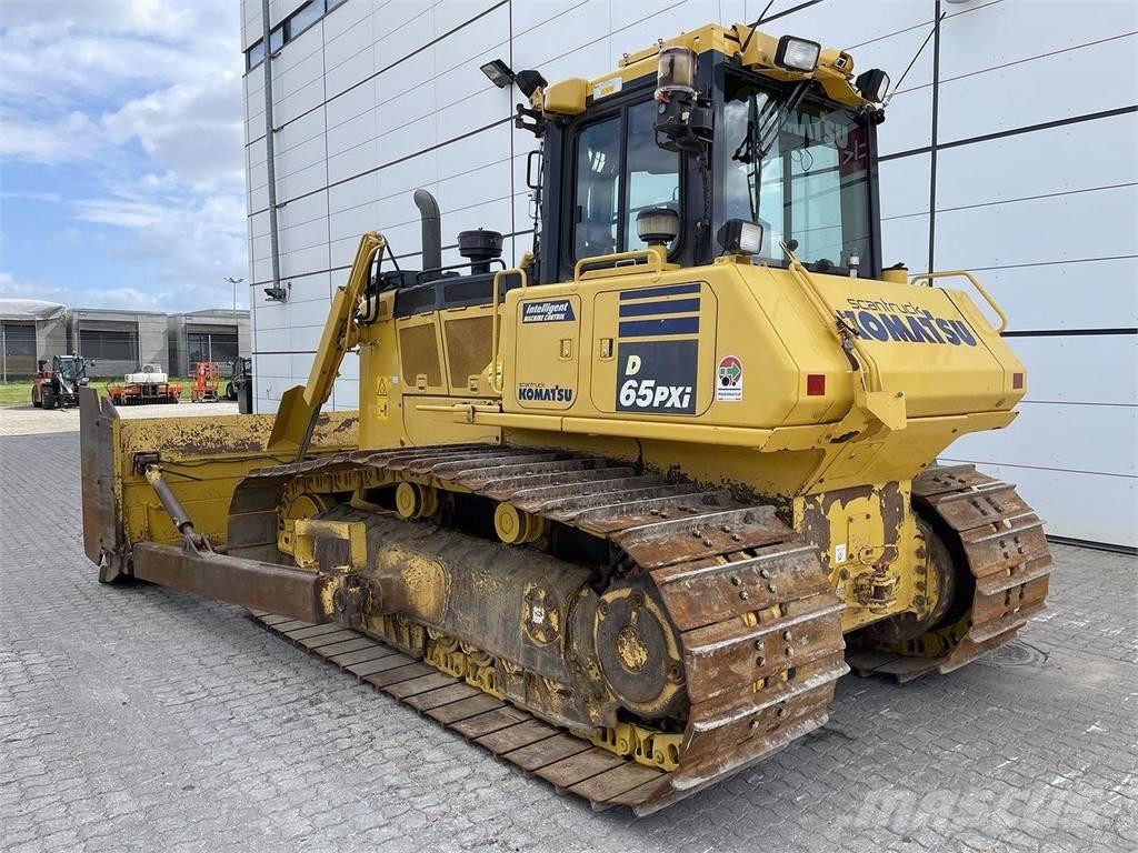 Komatsu D65PXI-18 履带式推土机