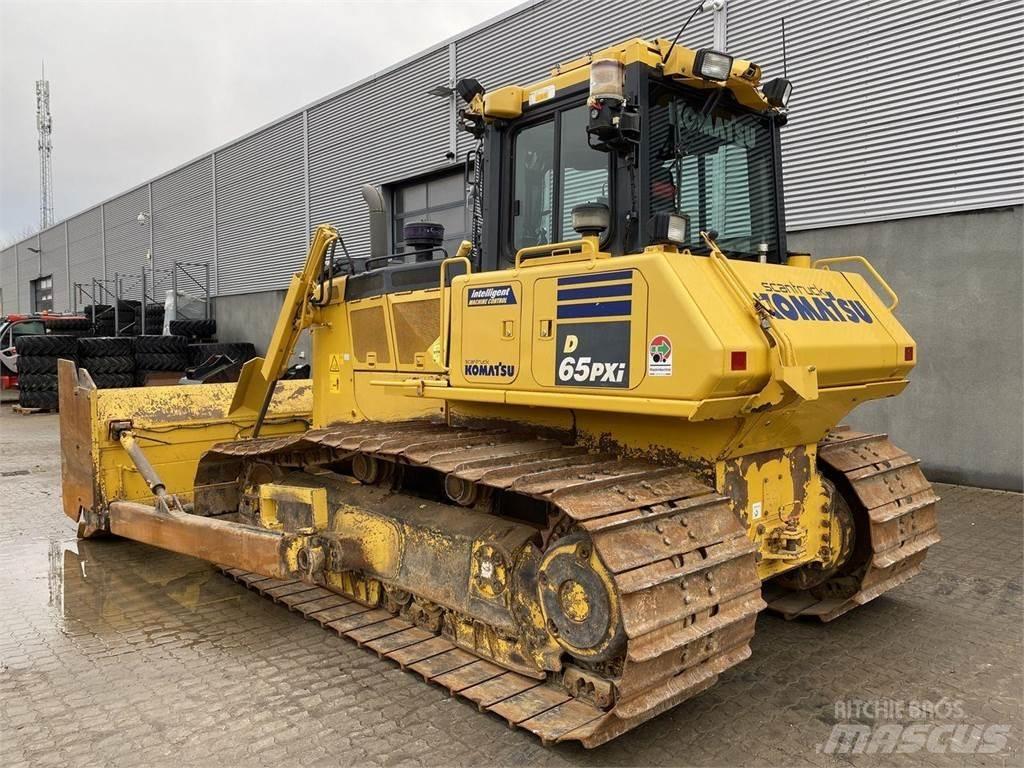 Komatsu D65PXI-18 履带式推土机