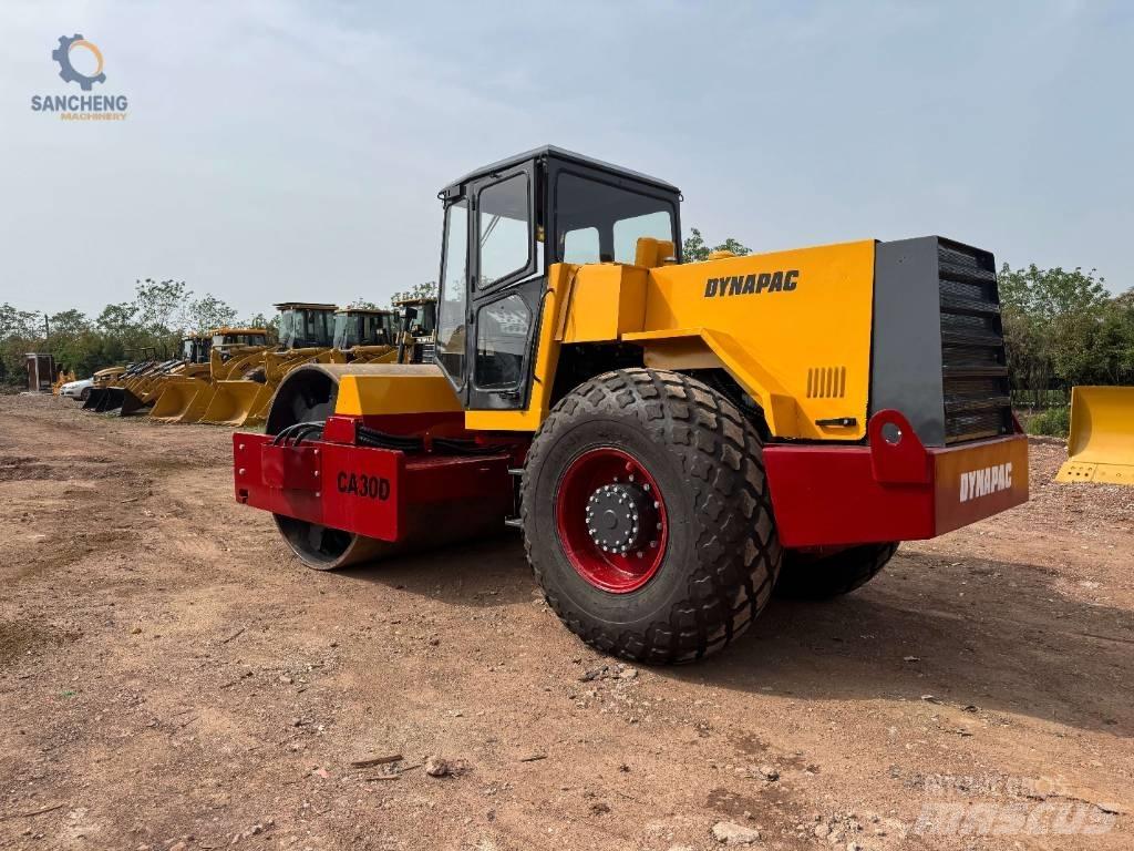 Dynapac CA 30 D 单轮压路机