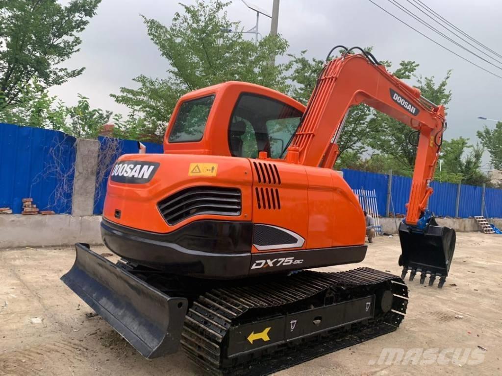 Doosan DX 75-9 C 中型挖掘机