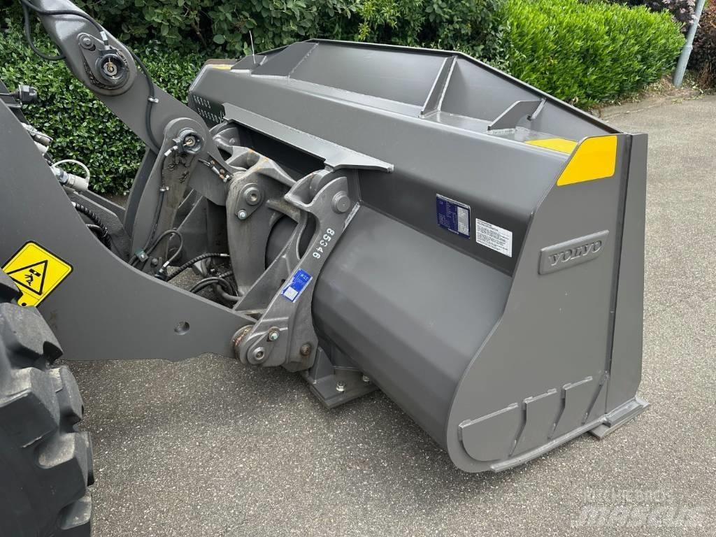 Volvo L 90 H 轮式装载机