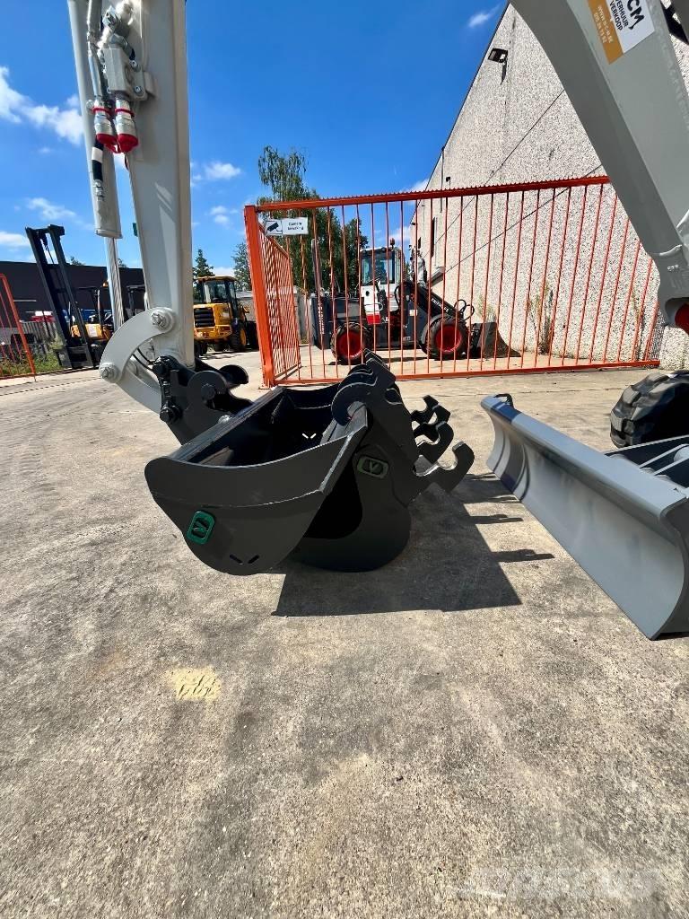 Takeuchi TB 217 R 小型挖掘机