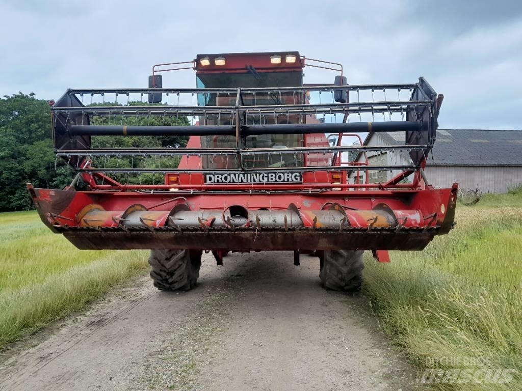 Dronningborg D 7500 联合收割机
