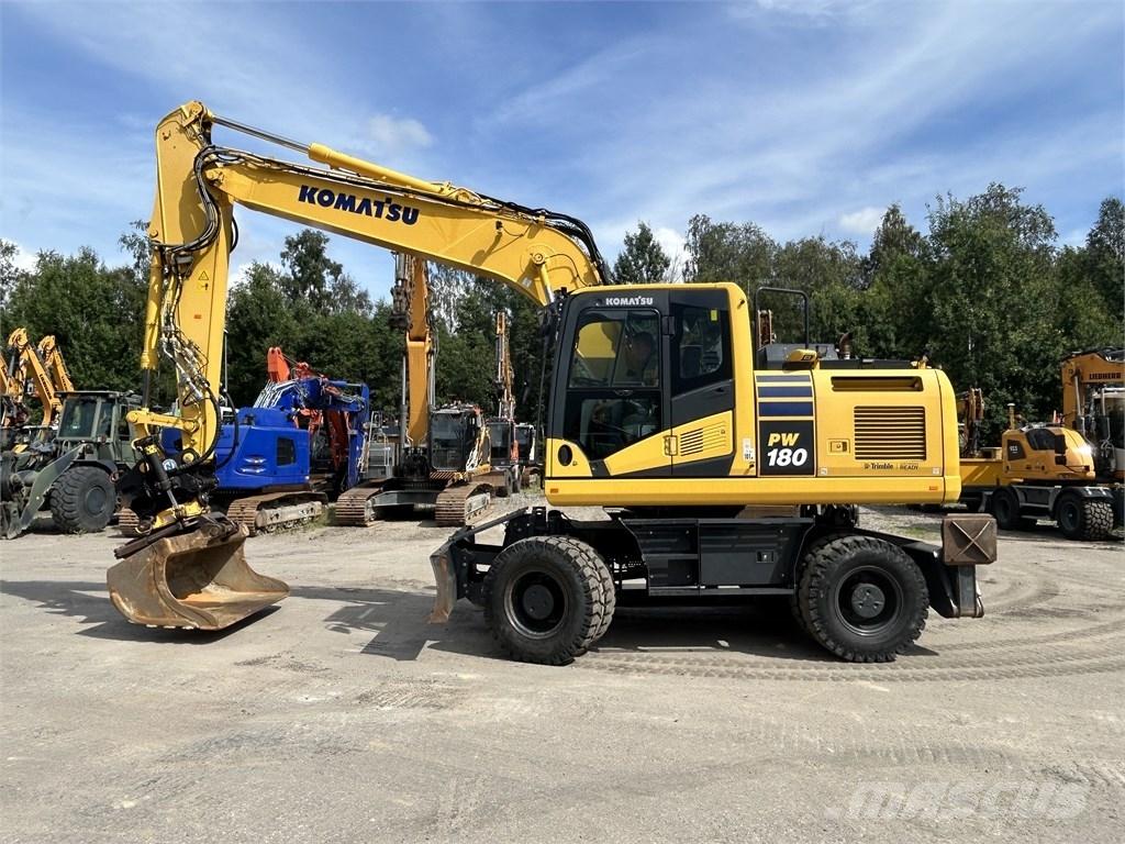 Komatsu PW 180-11 轮式挖掘机