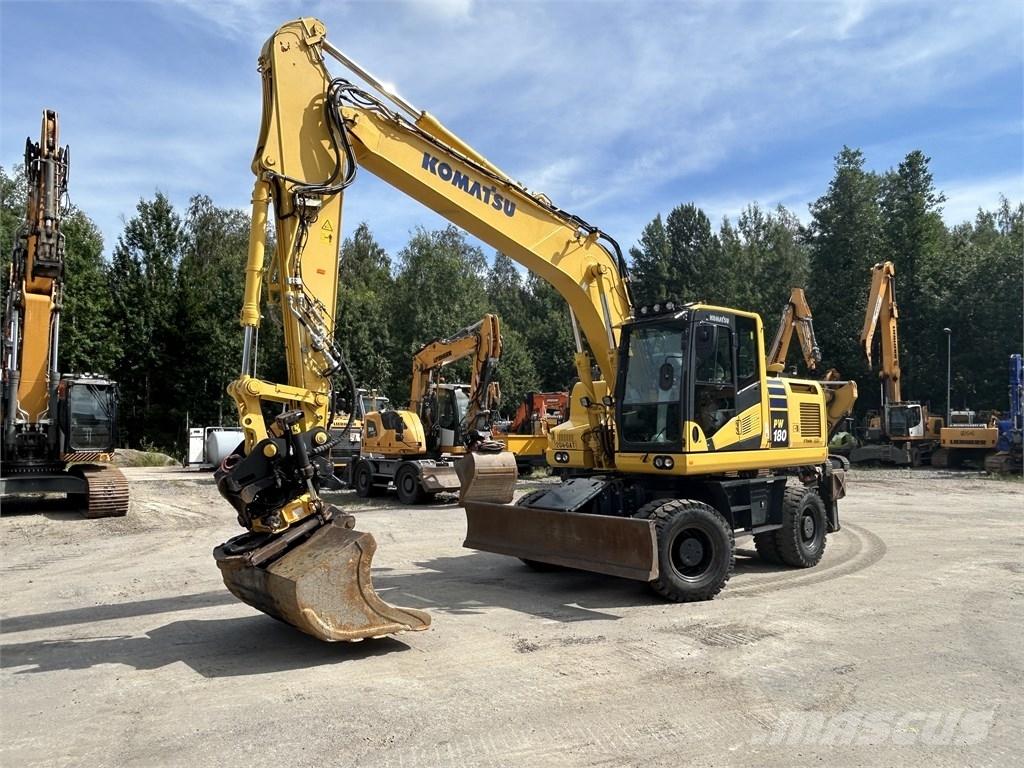 Komatsu PW 180-11 轮式挖掘机