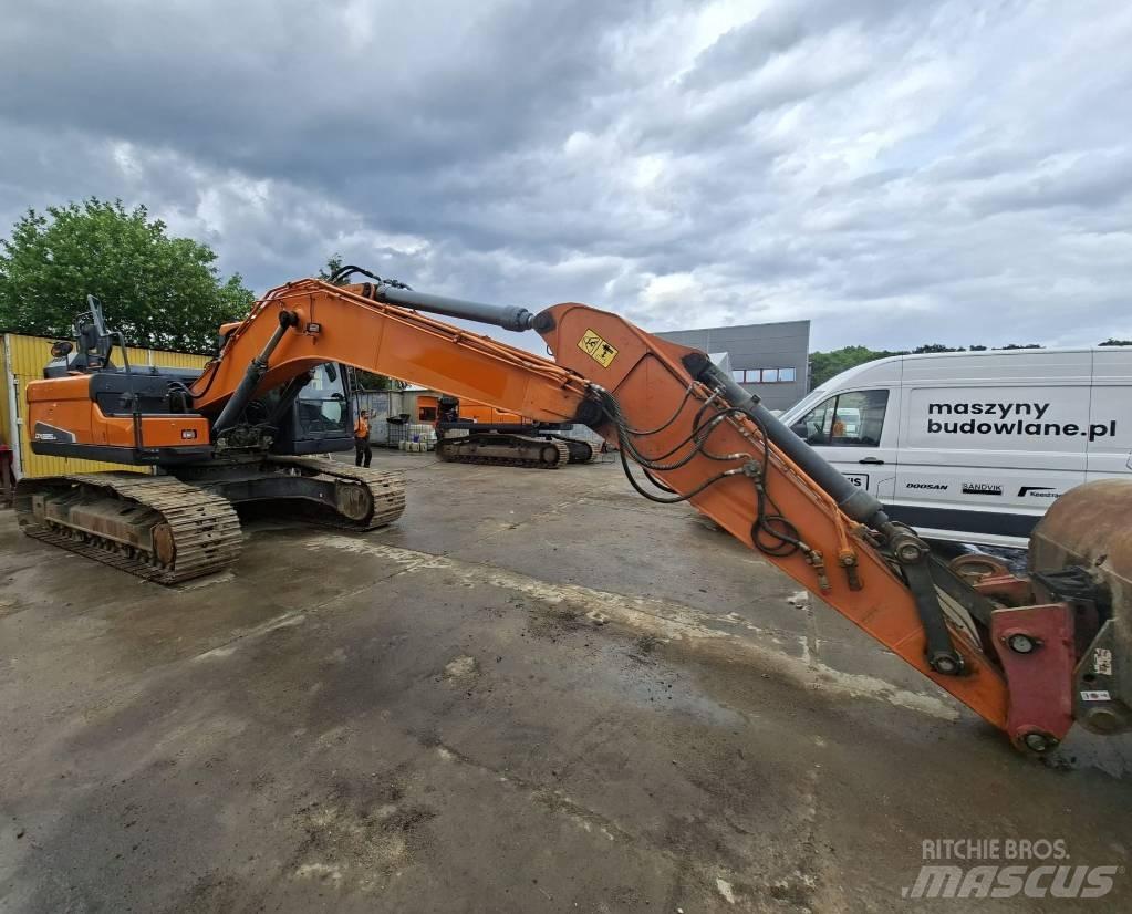 Doosan DX225LC-5 履带挖掘机