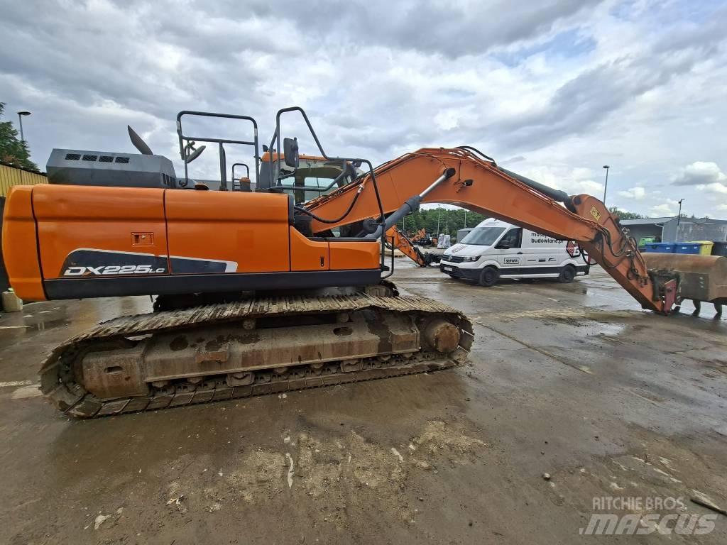 Doosan DX225LC-5 履带挖掘机