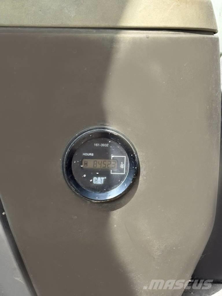 CAT 320 D L 履带挖掘机