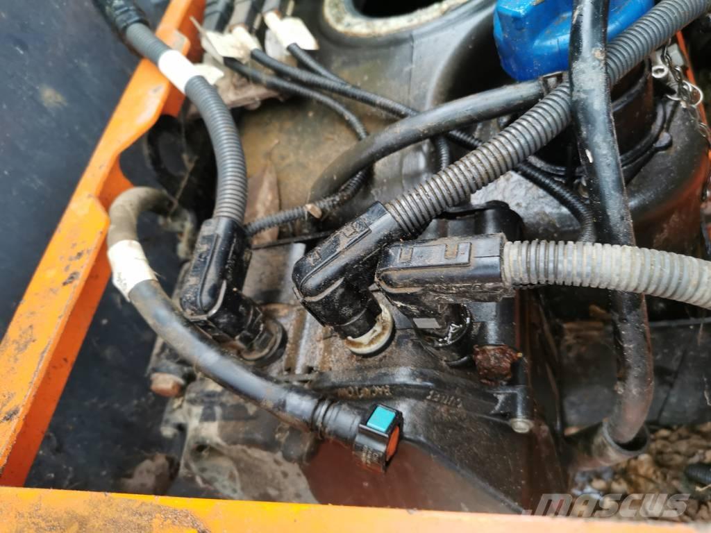 Doosan DX 225 SLR 履带挖掘机