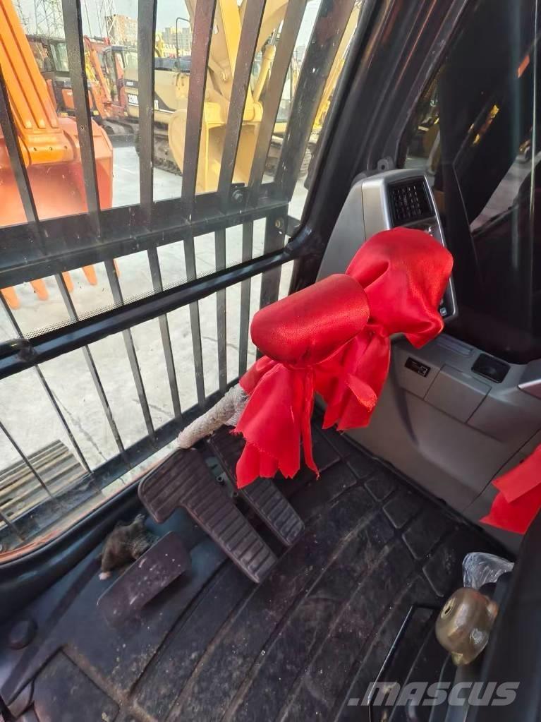 Doosan dx300 履带挖掘机