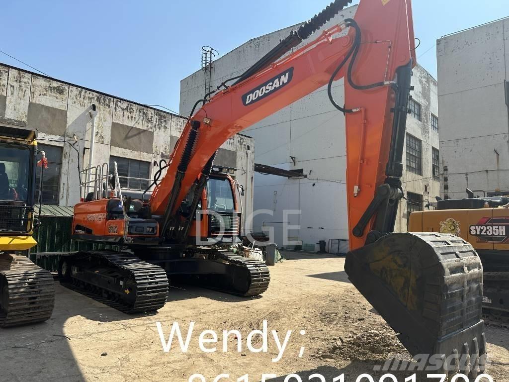 Doosan DX 300 中型挖掘机