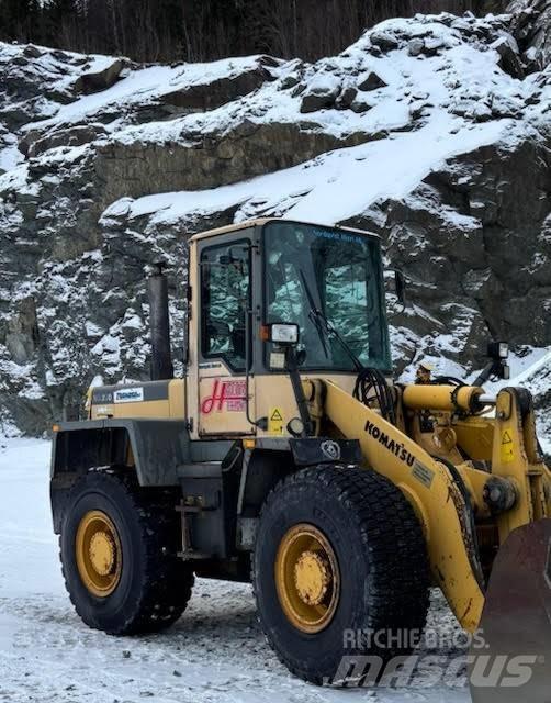Komatsu WA 270 轮式装载机