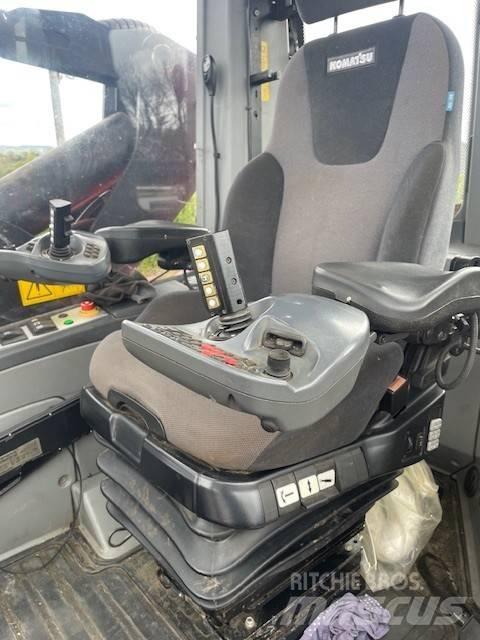 Komatsu 901 XC 收割机