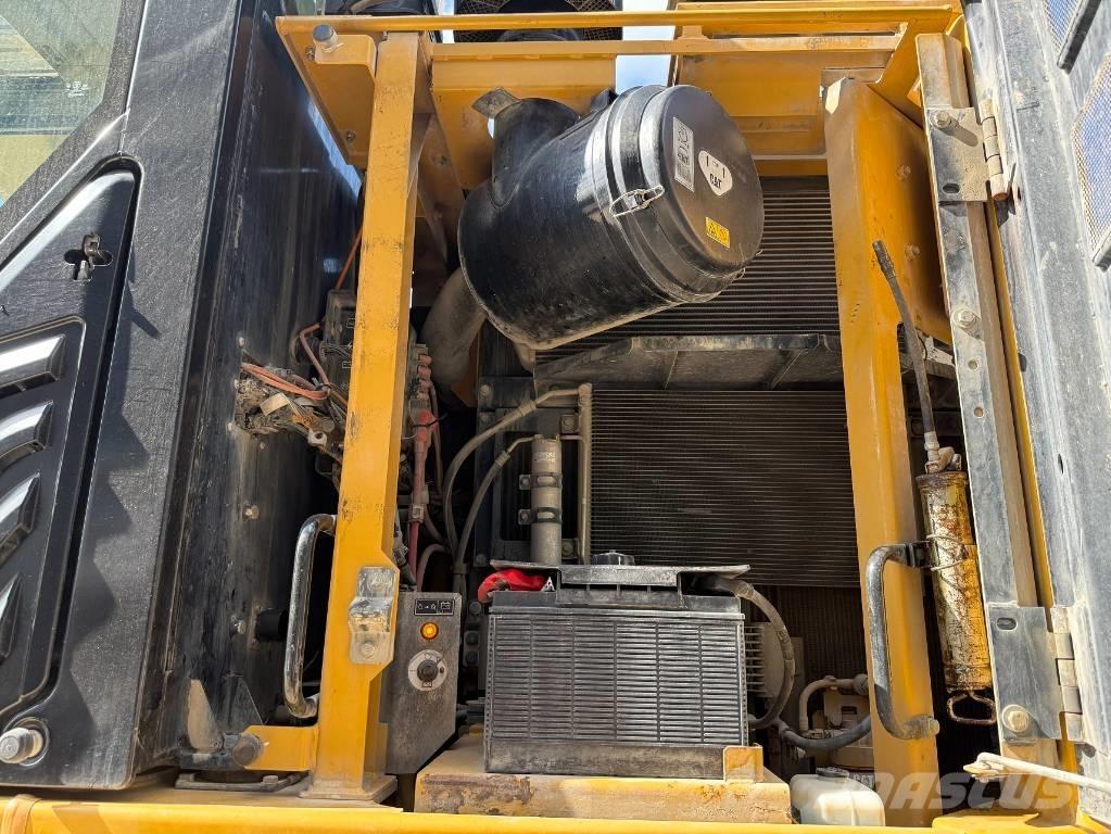 CAT 335 F L CR 履带挖掘机