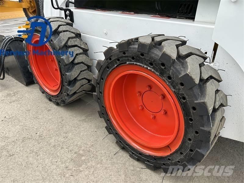 Bobcat S 16 滑移装载机