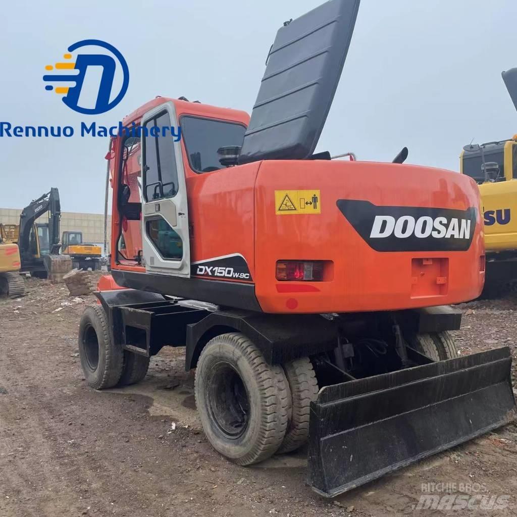 Doosan DX150W-7 轮式挖掘机