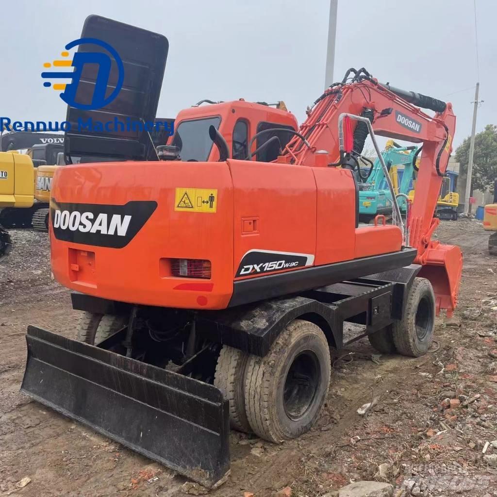 Doosan DX150W-7 轮式挖掘机