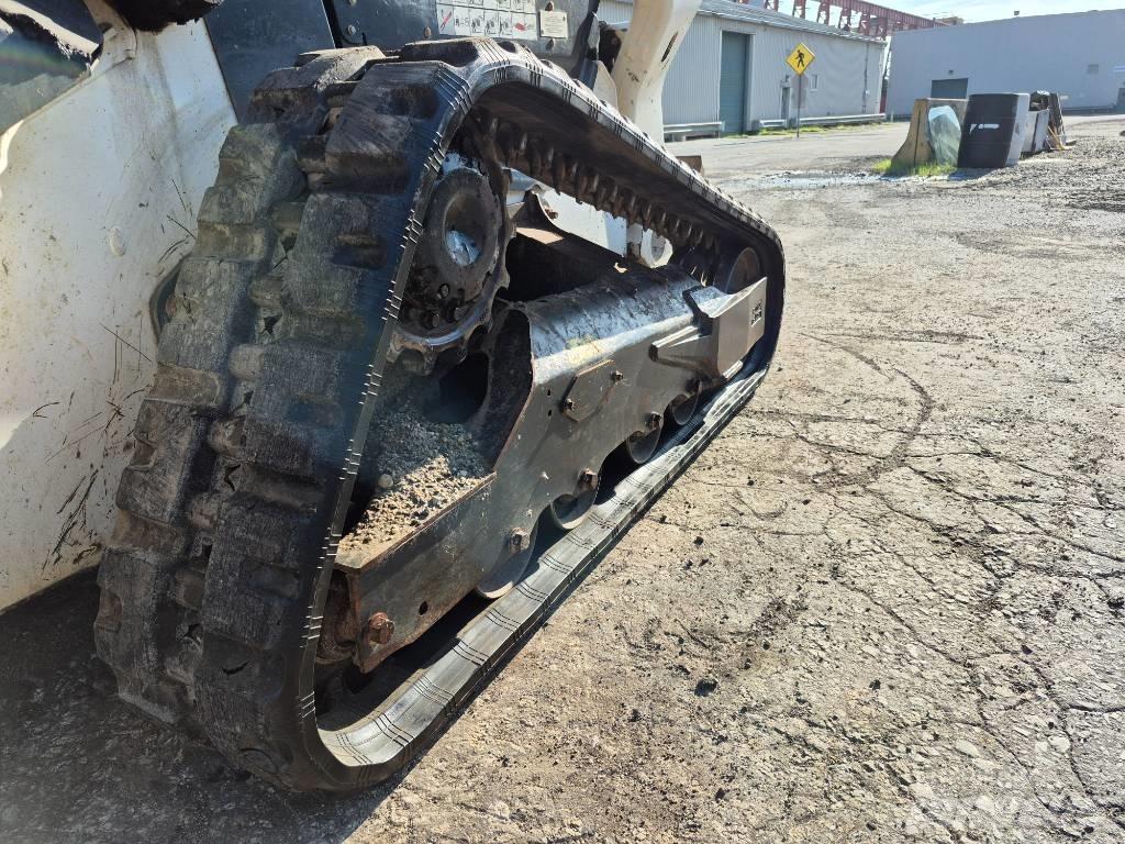 Bobcat T 76 滑移装载机