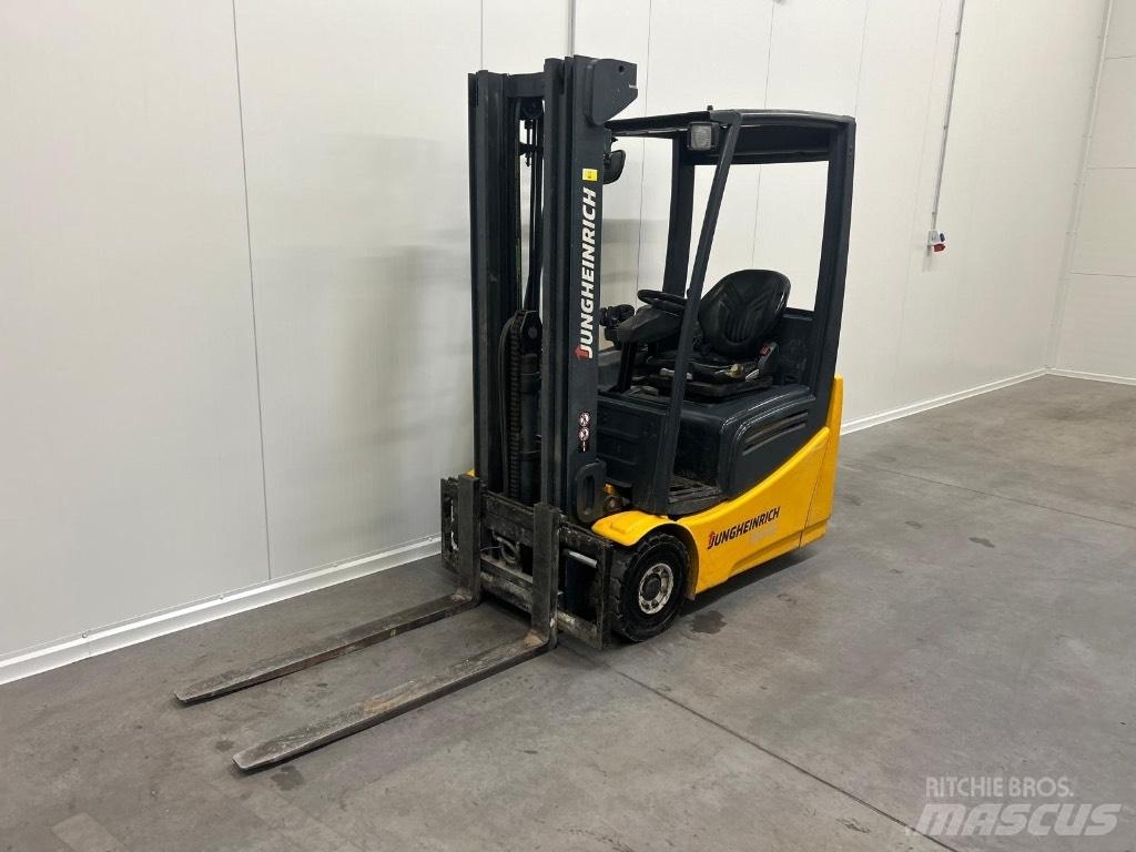 Jungheinrich EFG 215 电动叉车
