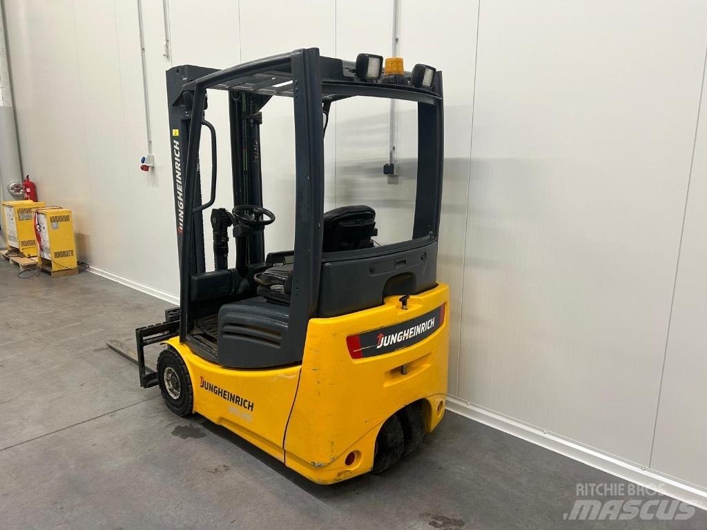 Jungheinrich EFG 215 电动叉车