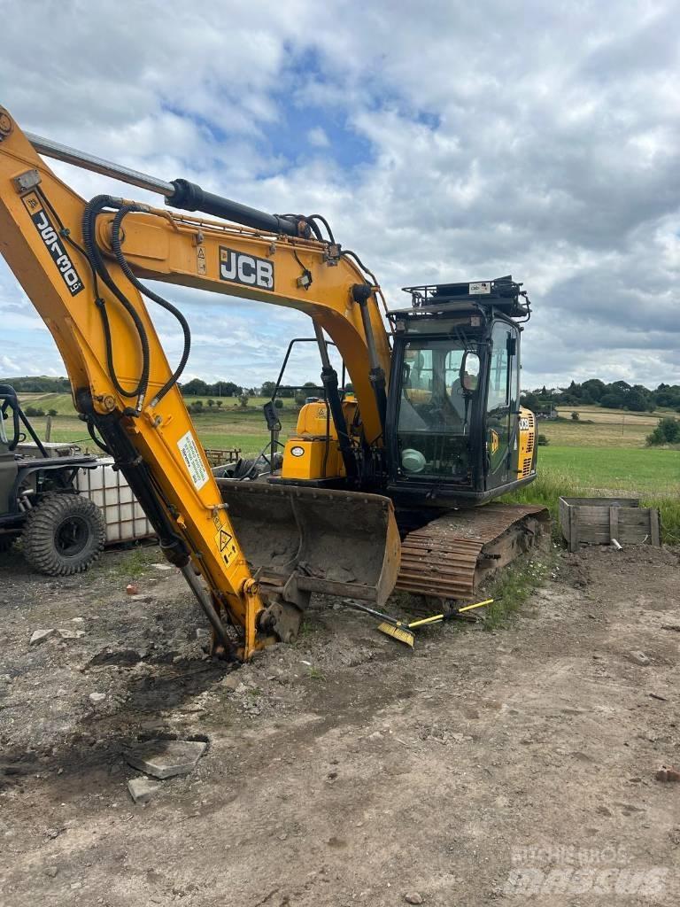 JCB JS 130 LC 履带挖掘机