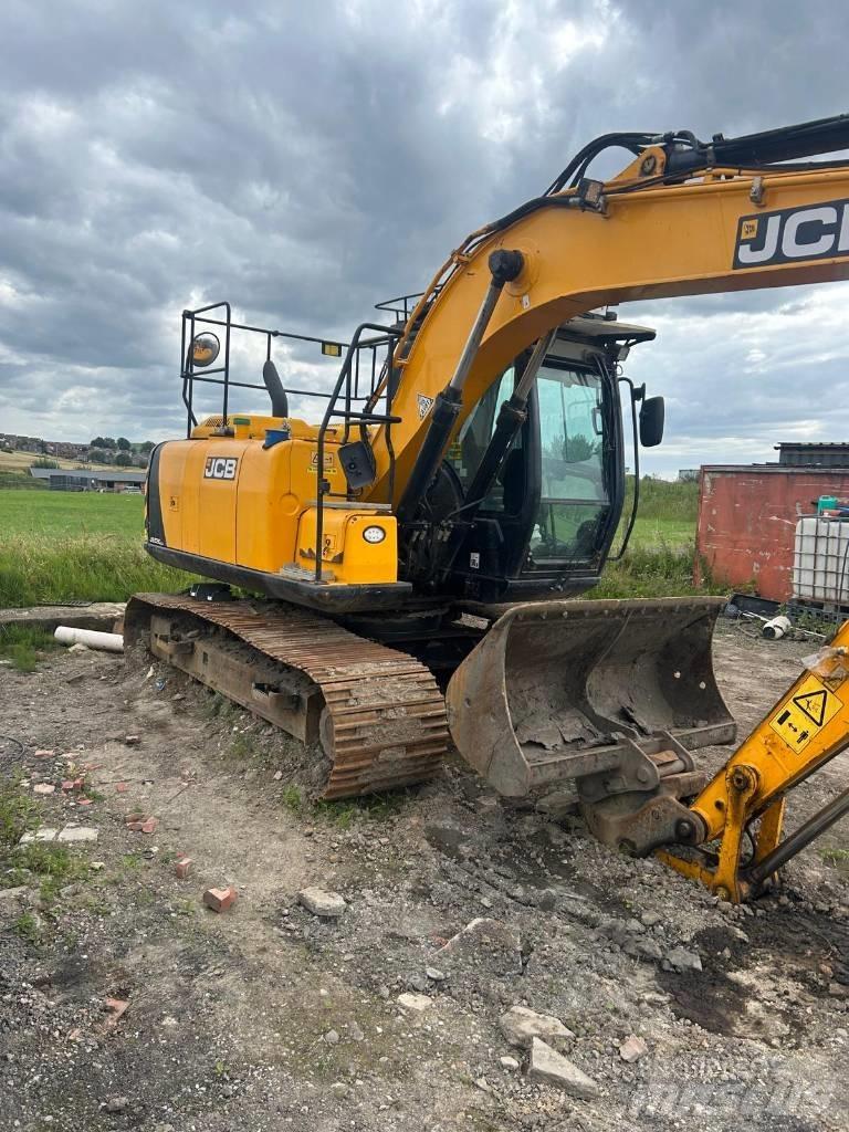 JCB JS 130 LC 履带挖掘机