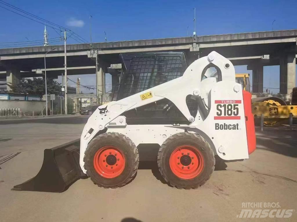 Bobcat S 130 滑移装载机