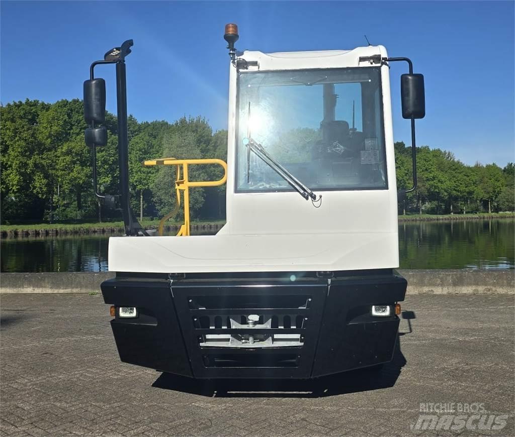 Terberg YT193 码头牵引车