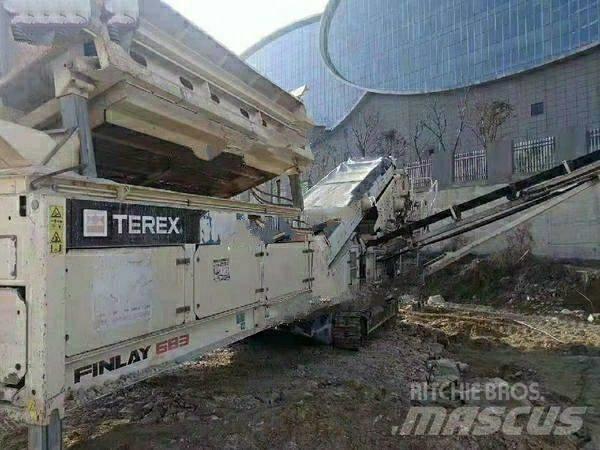 Terex FINLAY683 移动式筛分机