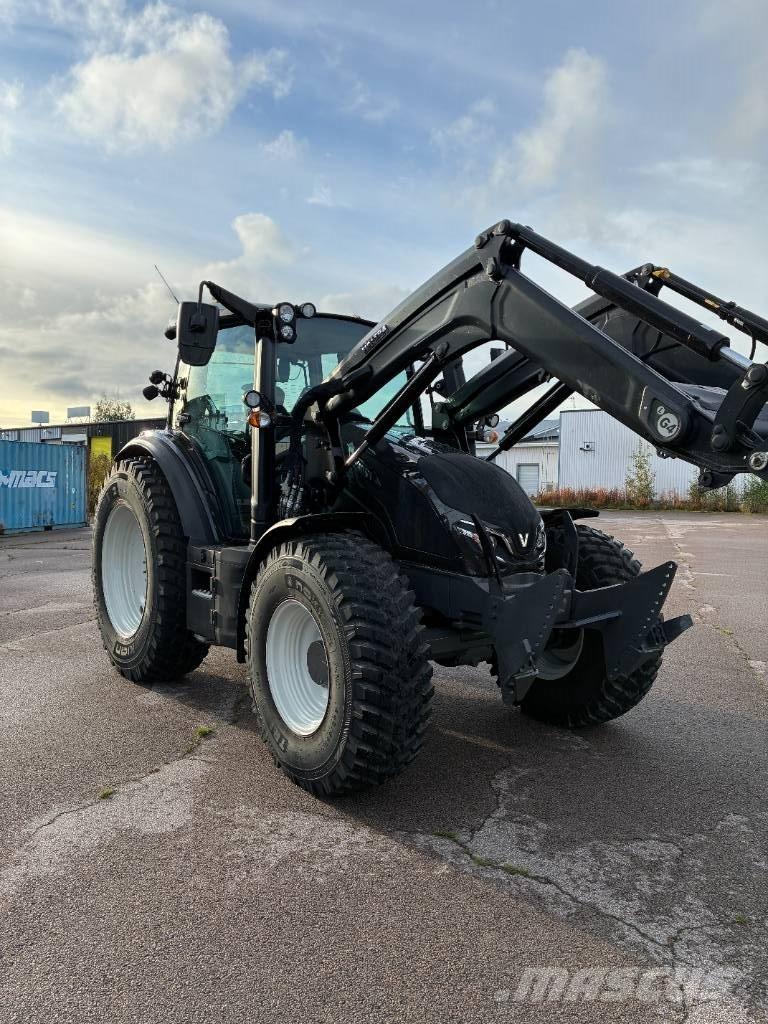 Valtra G135A 拖拉机/农用车