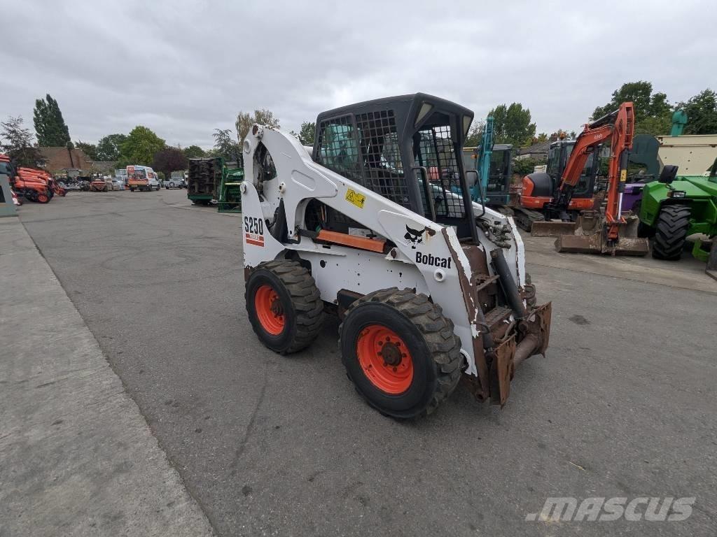 Bobcat S 250 滑移装载机
