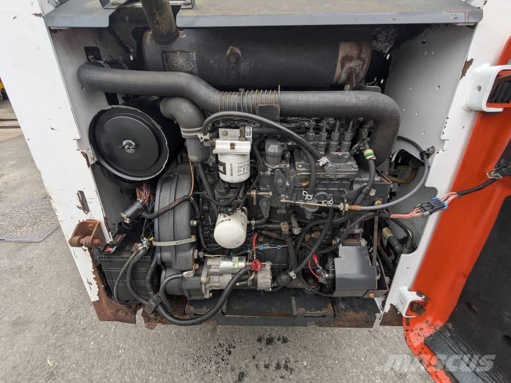 Bobcat S 250 滑移装载机