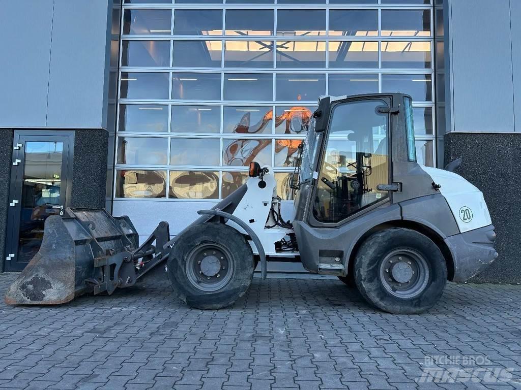 Hitachi ZW75 轮式装载机