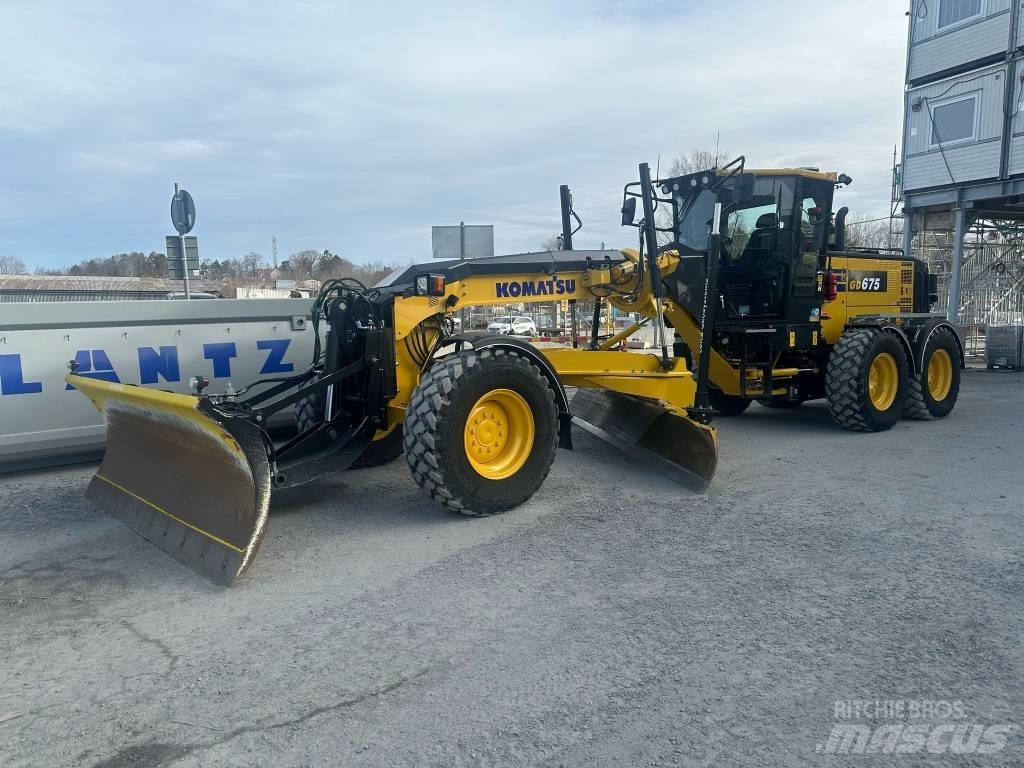 Komatsu GD675-7E0 平地机/推土机