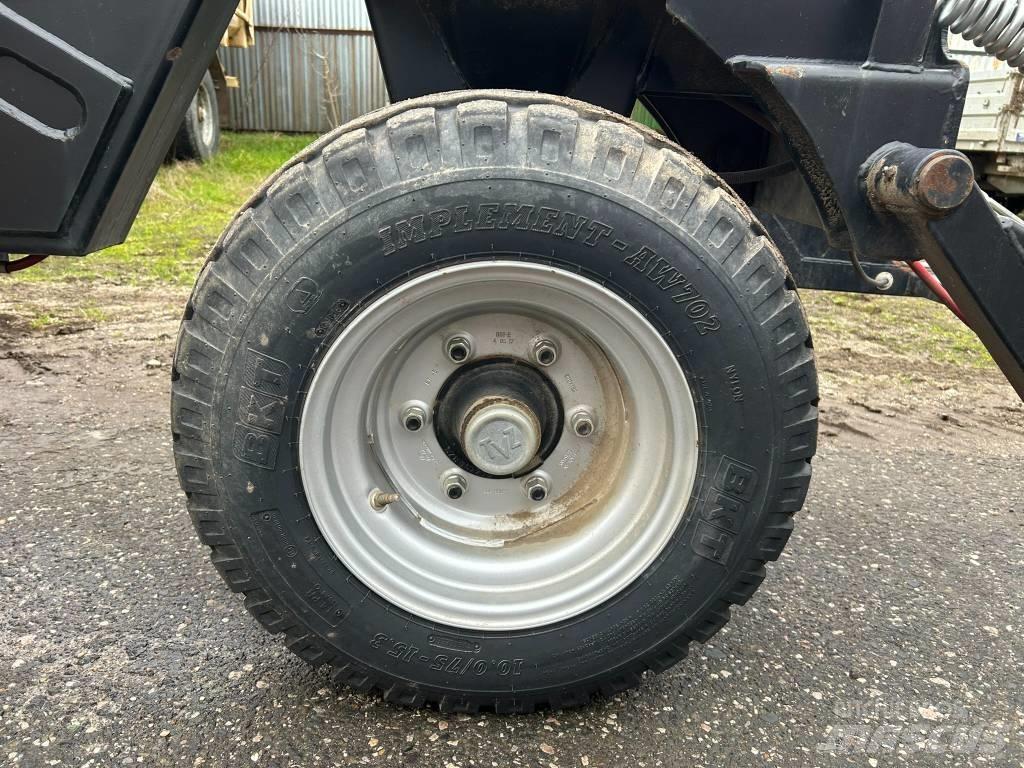 New Holland CX 880 联合收割机