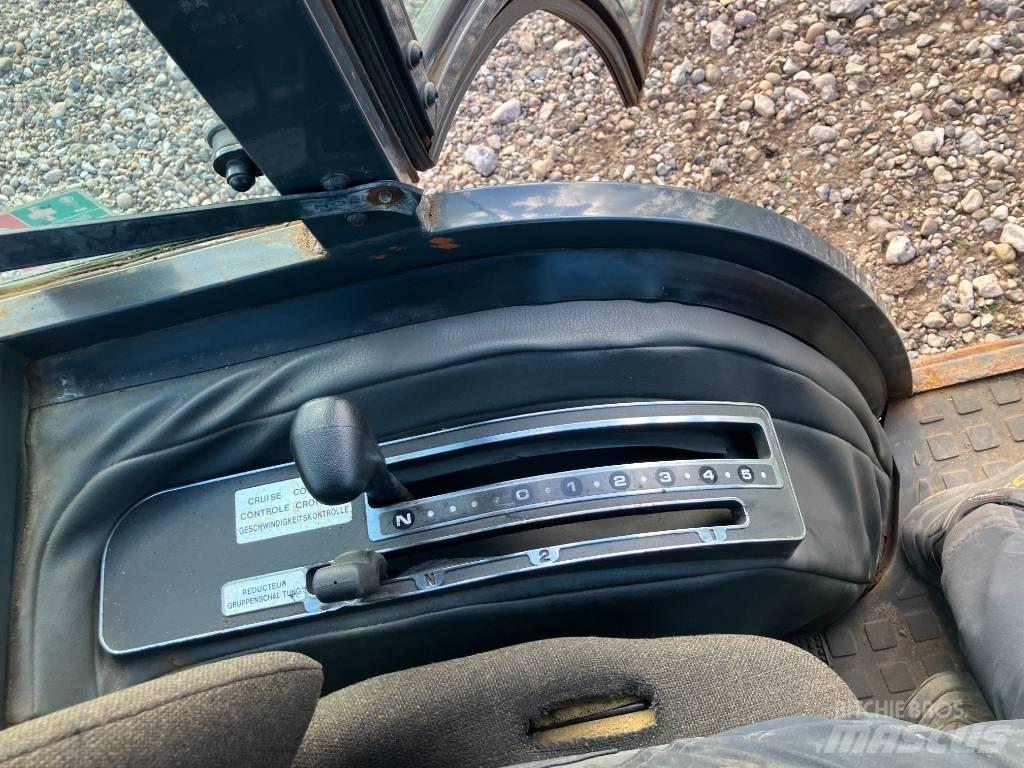 Kubota ST 30 小型拖拉机