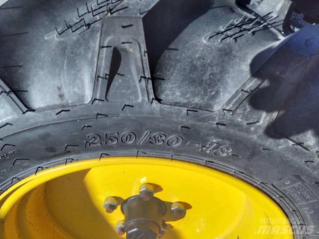 Multiva eForte 300 多功能条播机