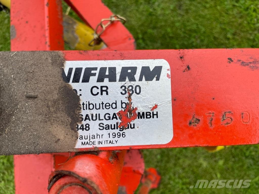 Unifarm CR 330 犁耙和摊草机