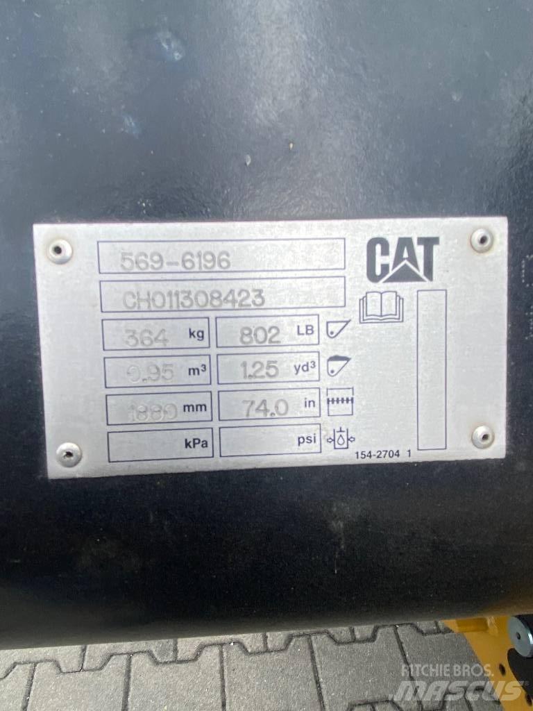 CAT 906 轮式装载机